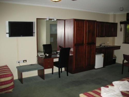 Country 2 Coast Motor Inn Coffs Harbour Room photo