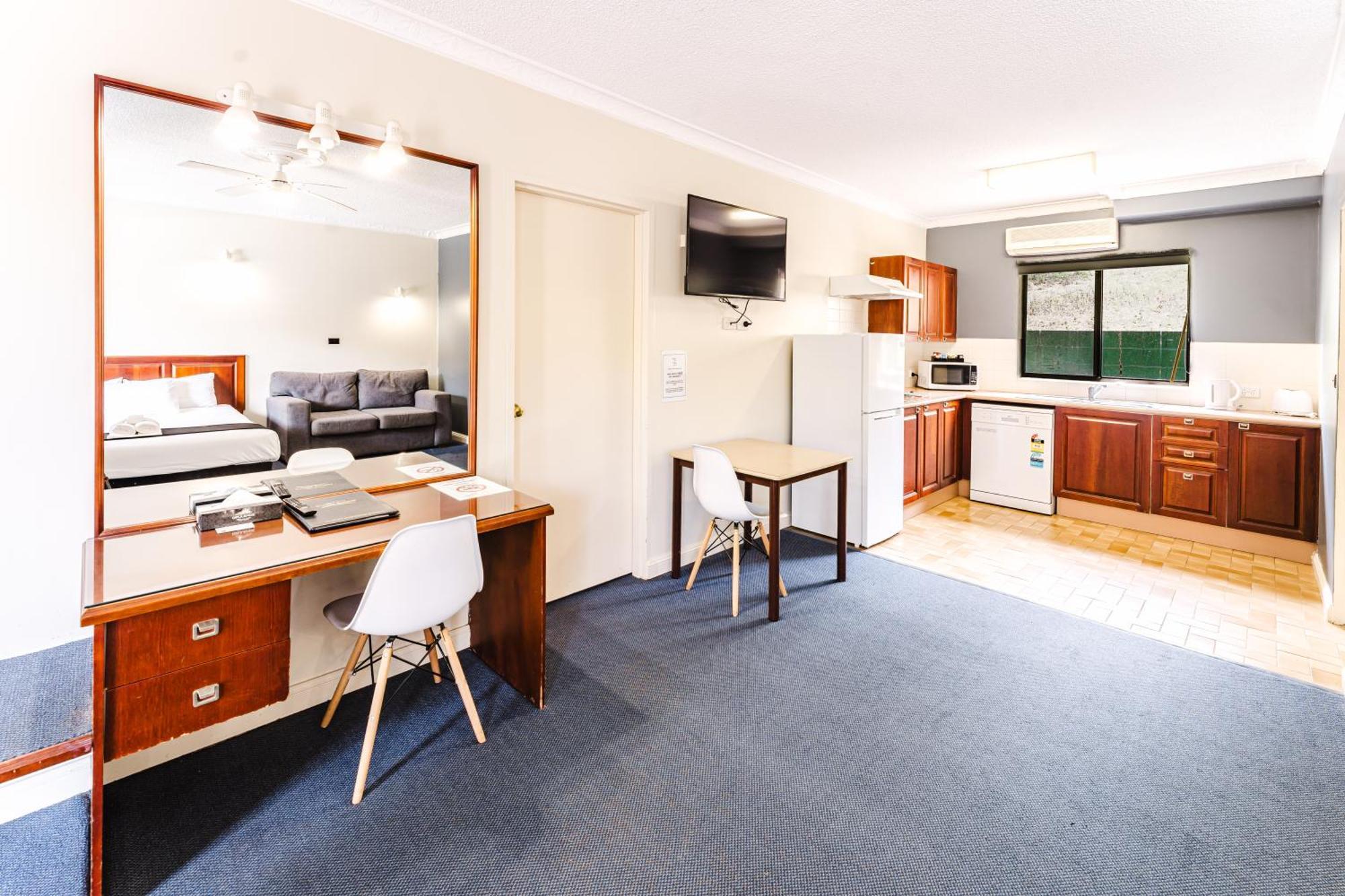Country 2 Coast Motor Inn Coffs Harbour Exterior photo