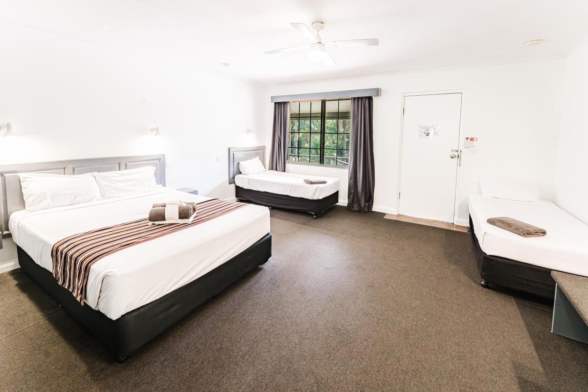 Country 2 Coast Motor Inn Coffs Harbour Exterior photo