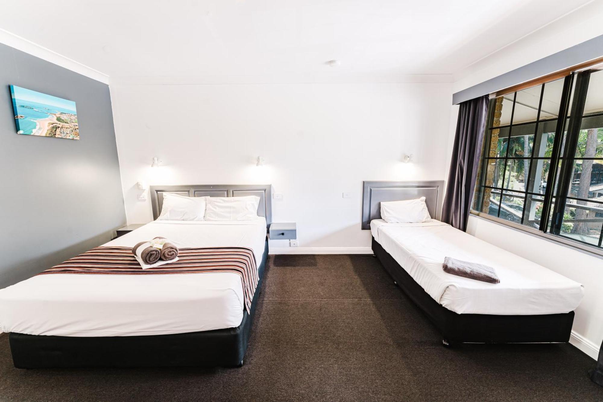 Country 2 Coast Motor Inn Coffs Harbour Exterior photo