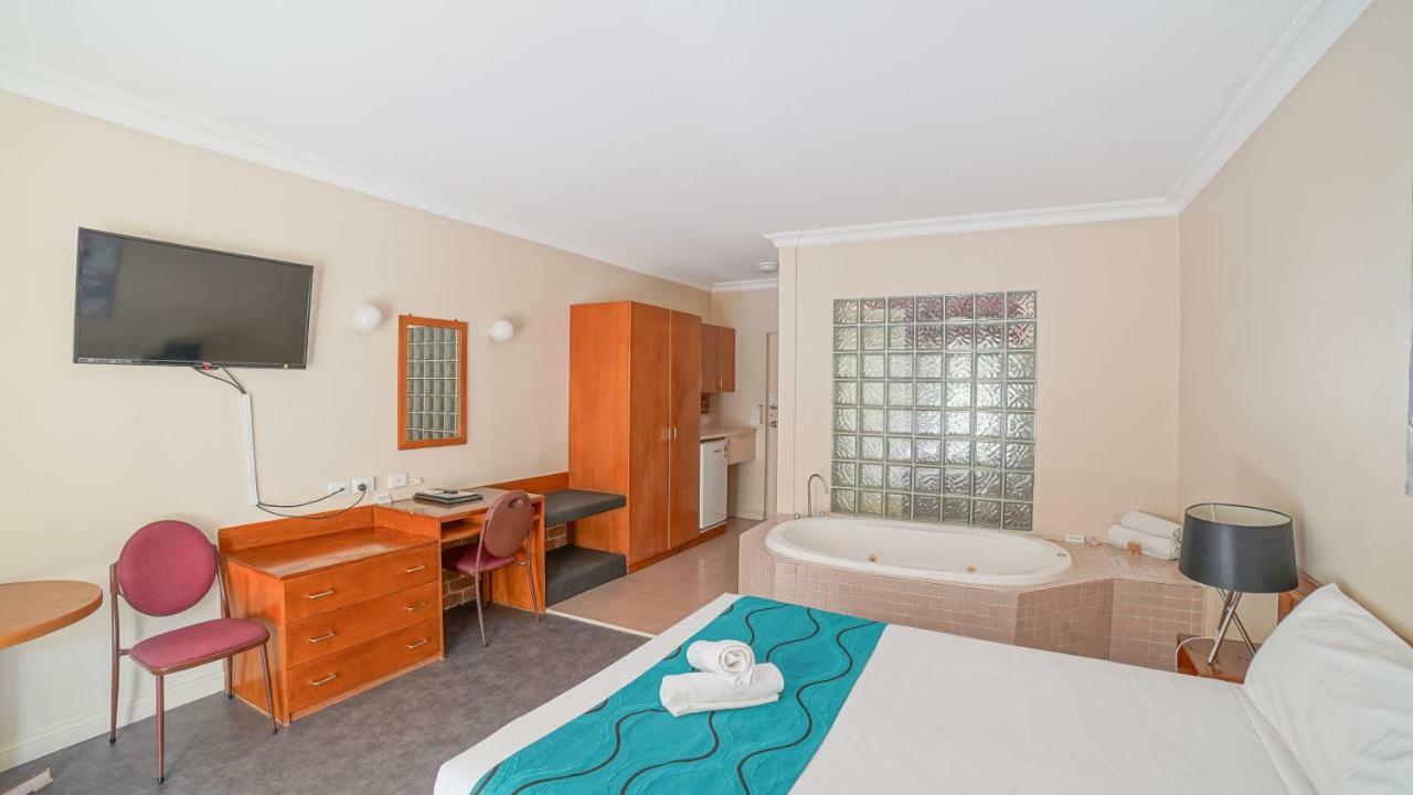 Country 2 Coast Motor Inn Coffs Harbour Exterior photo